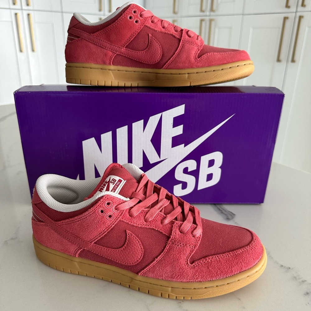 Nike SB Dunk- Adobe